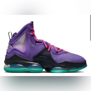 Nike Lebron 19
